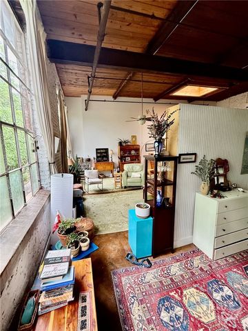 585 White Circle 504, Athens, GA 30605