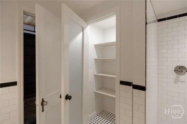 585 White Circle 504, Athens, GA 30605