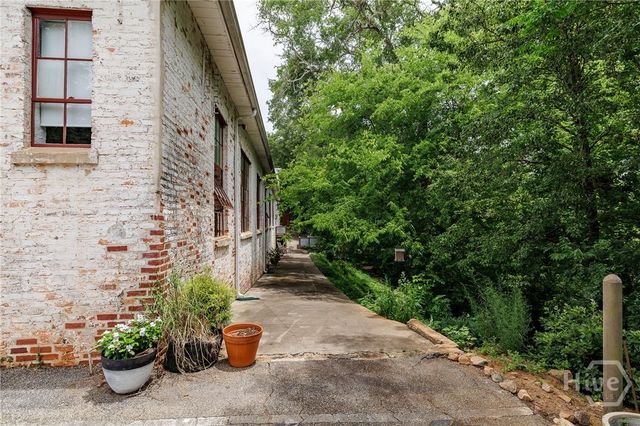 585 White Circle 504, Athens, GA 30605