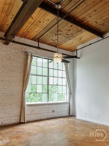 585 White Circle 504, Athens, GA 30605