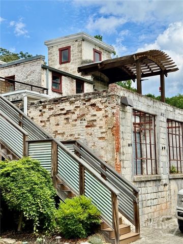 585 White Circle 504, Athens, GA 30605