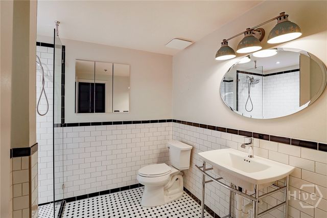 585 White Circle 504, Athens, GA 30605