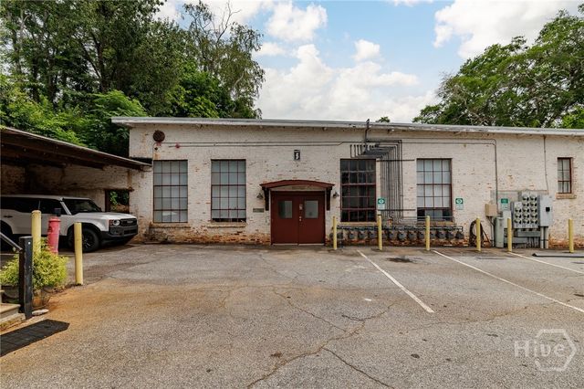 585 White Circle 504, Athens, GA 30605