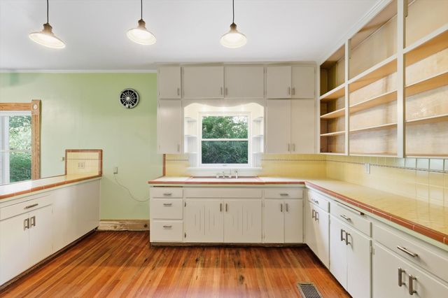 2044 W Oak Street, Denton, TX 76201