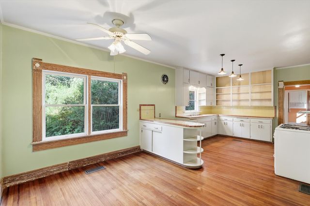 2044 W Oak Street, Denton, TX 76201