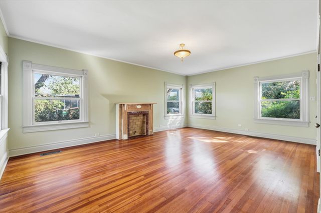 2044 W Oak Street, Denton, TX 76201