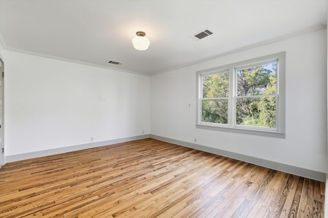 2044 W Oak Street, Denton, TX 76201