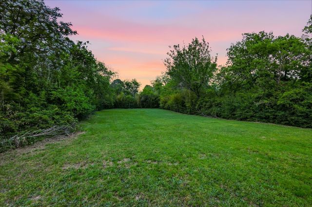 2044 W Oak Street, Denton, TX 76201