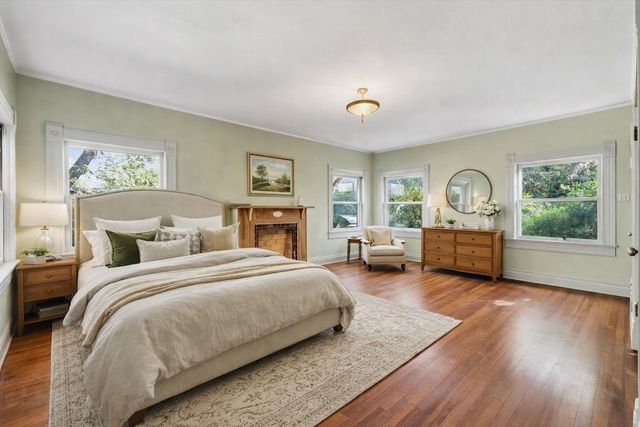 2044 W Oak Street, Denton, TX 76201