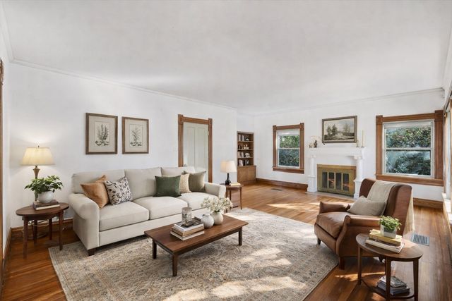 2044 W Oak Street, Denton, TX 76201