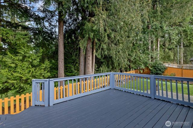 25600 Lake Wilderness Country Club Drive SE, Maple Valley, WA 98038