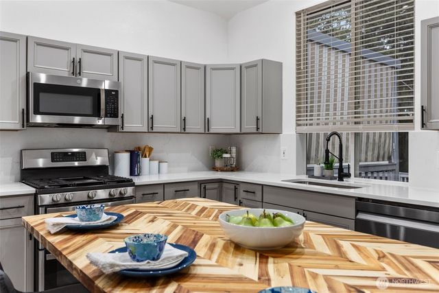 25600 Lake Wilderness Country Club Drive SE, Maple Valley, WA 98038