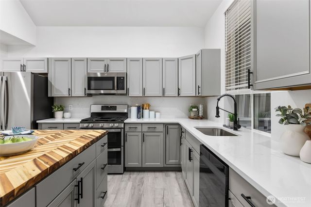 25600 Lake Wilderness Country Club Drive SE, Maple Valley, WA 98038