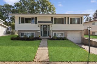 25 N Prindle Avenue, Arlington Heights, IL 60004