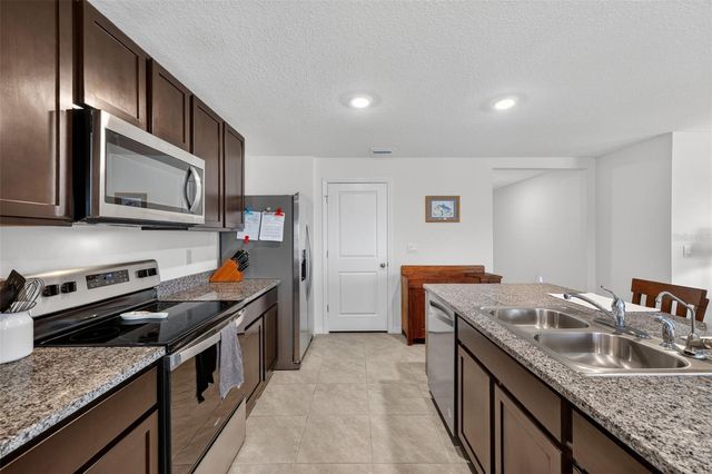 810 WILL SCARLETT AVENUE, Ruskin, FL 33570