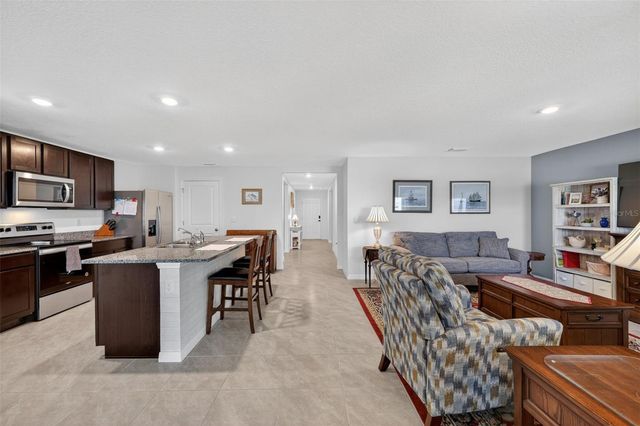 810 WILL SCARLETT AVENUE, Ruskin, FL 33570