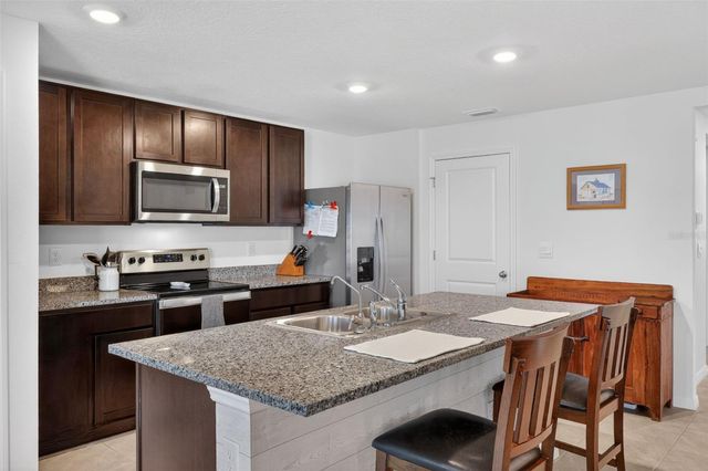 810 WILL SCARLETT AVENUE, Ruskin, FL 33570