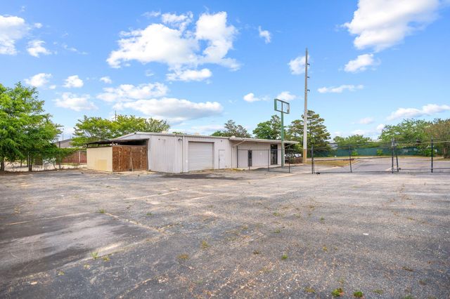 214 NW Jonquil Avenue, Fort Walton Beach, FL 32548