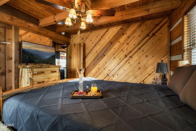 3239 Cove Creek Way, Sevierville, TN 37862