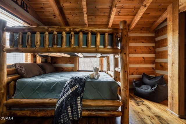 3239 Cove Creek Way, Sevierville, TN 37862