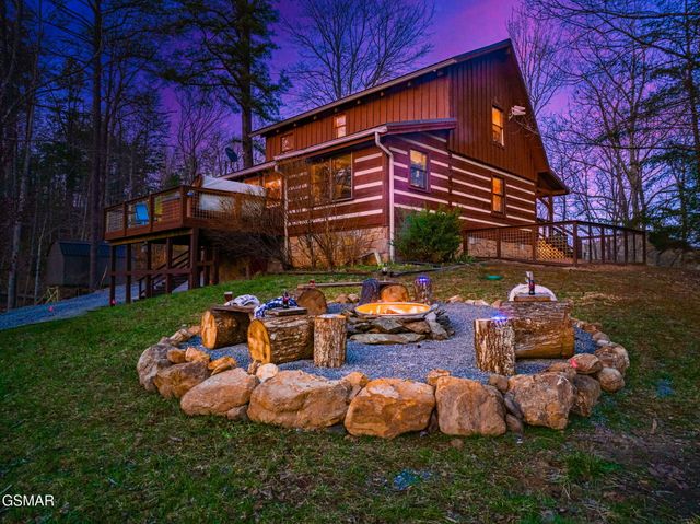 3239 Cove Creek Way, Sevierville, TN 37862