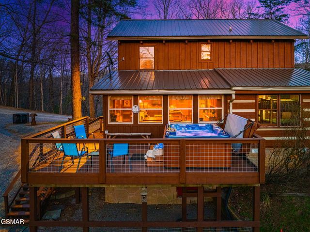 3239 Cove Creek Way, Sevierville, TN 37862