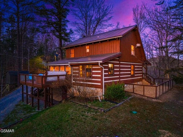 3239 Cove Creek Way, Sevierville, TN 37862