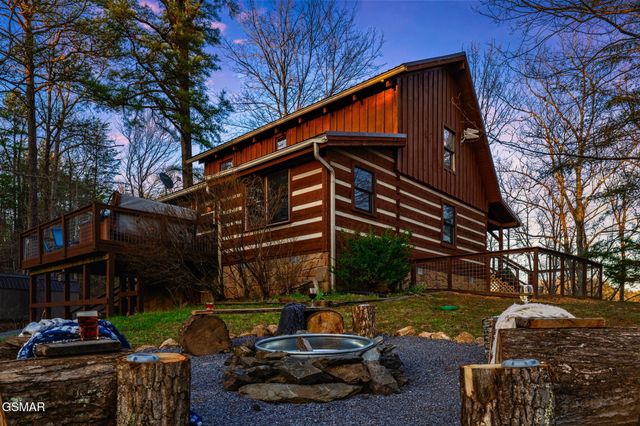 3239 Cove Creek Way, Sevierville, TN 37862