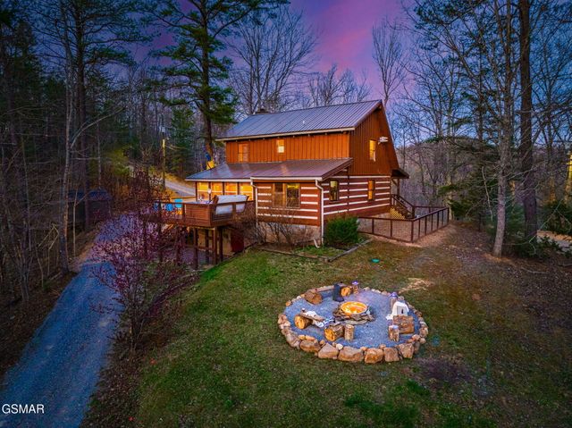 3239 Cove Creek Way, Sevierville, TN 37862