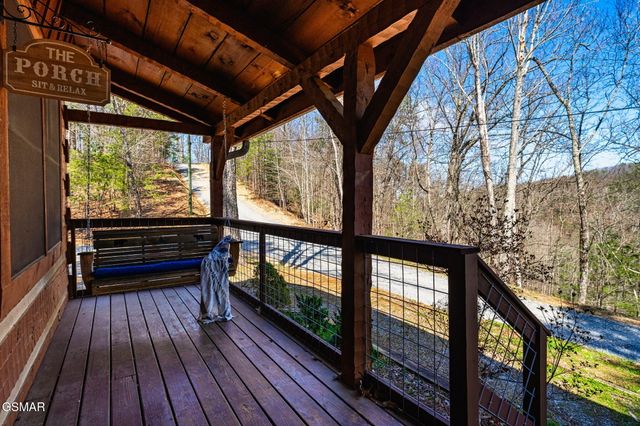 3239 Cove Creek Way, Sevierville, TN 37862