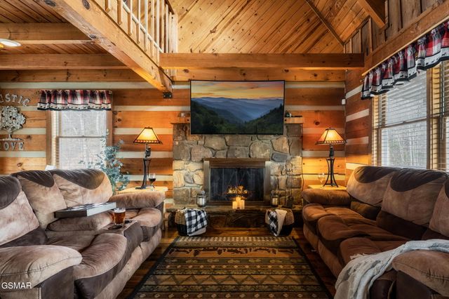 3239 Cove Creek Way, Sevierville, TN 37862