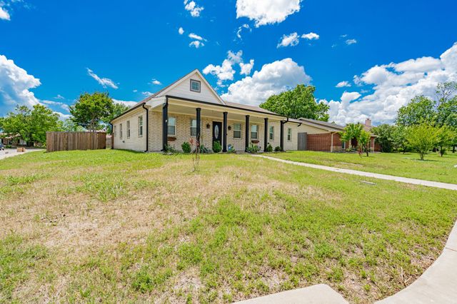 8306 Chesham Drive, Rowlett, TX 75088