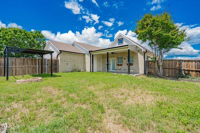 8306 Chesham Drive, Rowlett, TX 75088