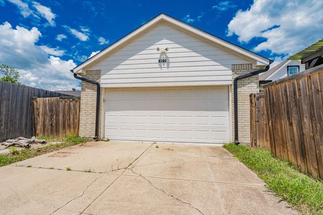 8306 Chesham Drive, Rowlett, TX 75088