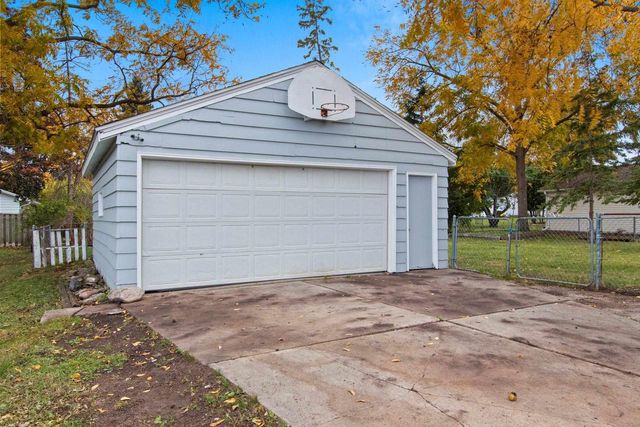 332 E ST JOSEPH STREET, Green Bay, WI 54301
