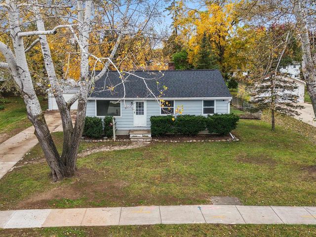 332 E ST JOSEPH STREET, Green Bay, WI 54301
