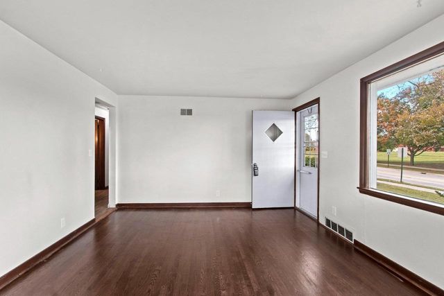 332 E ST JOSEPH STREET, Green Bay, WI 54301