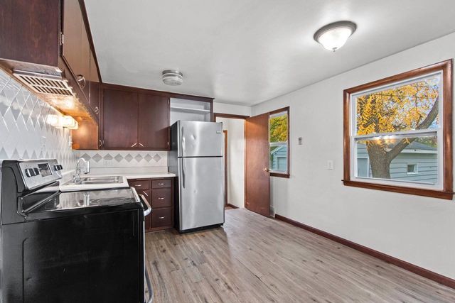 332 E ST JOSEPH STREET, Green Bay, WI 54301