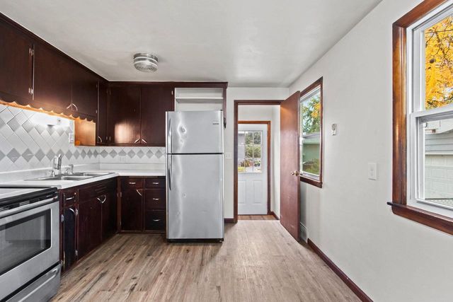 332 E ST JOSEPH STREET, Green Bay, WI 54301