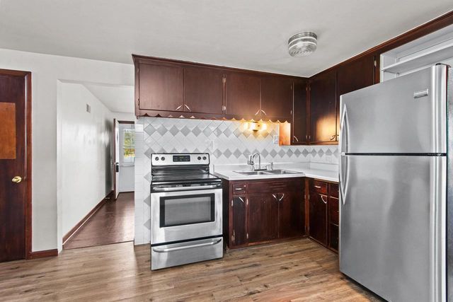 332 E ST JOSEPH STREET, Green Bay, WI 54301