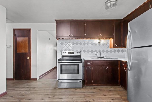 332 E ST JOSEPH STREET, Green Bay, WI 54301