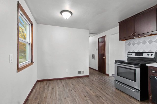 332 E ST JOSEPH STREET, Green Bay, WI 54301