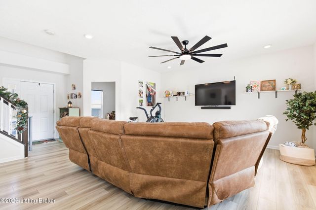 8735 Warbler Branch Way, Louisville, KY 40229