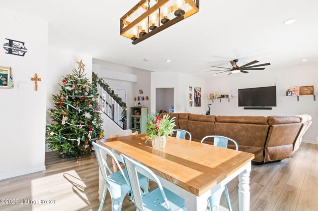 8735 Warbler Branch Way, Louisville, KY 40229