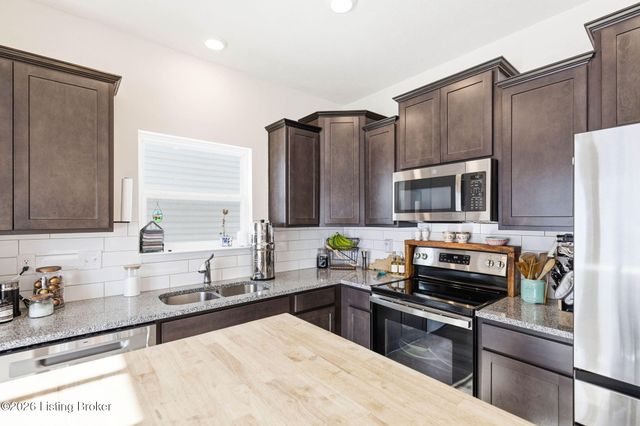 8735 Warbler Branch Way, Louisville, KY 40229