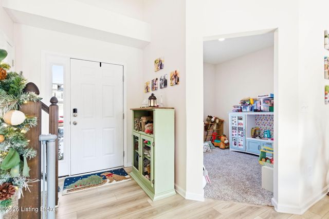 8735 Warbler Branch Way, Louisville, KY 40229