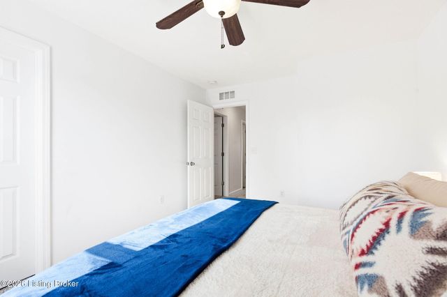 8735 Warbler Branch Way, Louisville, KY 40229