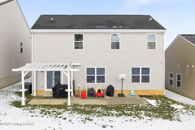 8735 Warbler Branch Way, Louisville, KY 40229