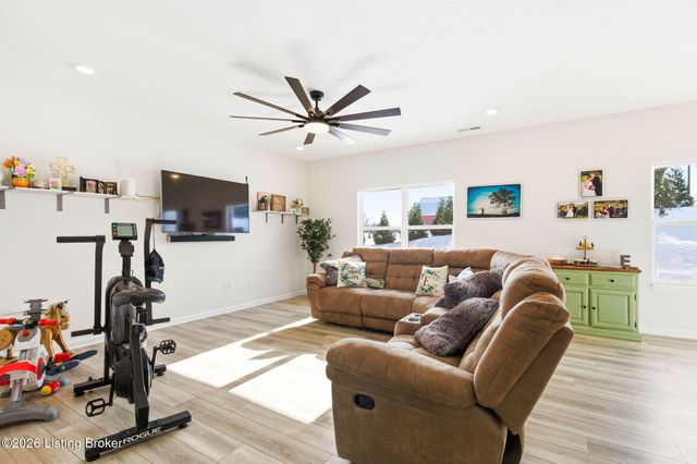 8735 Warbler Branch Way, Louisville, KY 40229