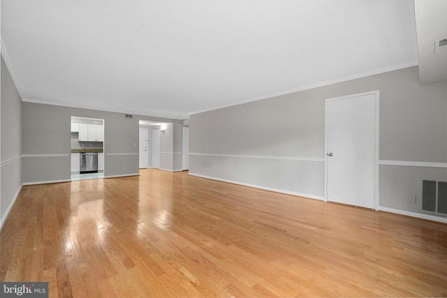 7621 TREMAYNE PL #113, Mclean, VA 22102
